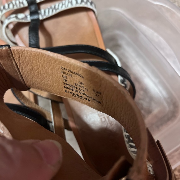 Coach sandals! Size 7 (37) - Picture 5 of 5